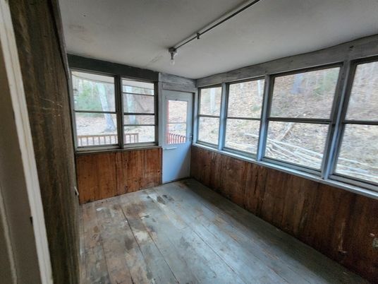 Empty room, Interior, Sun Room, Wood Texture Flooring