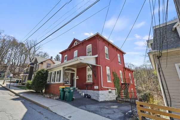 Exterior, Facade, Brick Facade, Queen Anne Victorian