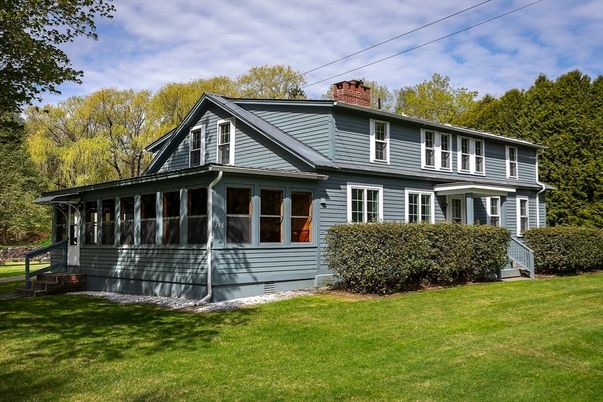 Backyard, Exterior, Facade, Queen Anne Victorian