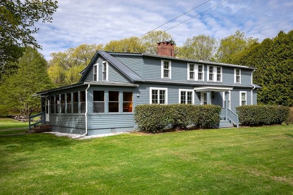 Backyard, Exterior, Facade, Queen Anne Victorian