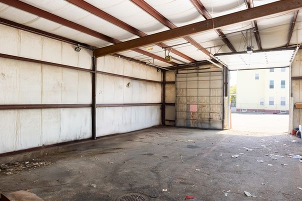 Garage, Interior, Wooden Beams
