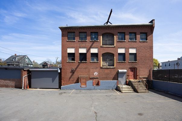 Exterior, Facade, Brick Facade, Rowhouse