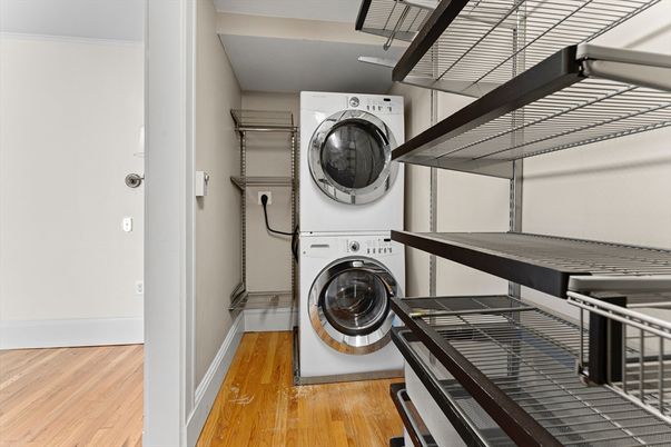 Interior, Utility Closets, Washer, Wood Texture Flooring