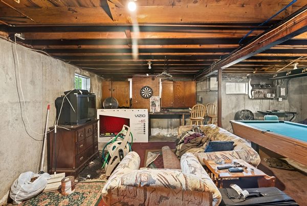 Billiard Table, Game Room, Interior, Living room, Wooden Beams