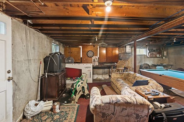 Billiard Table, Game Room, Interior, Living room, Wooden Beams