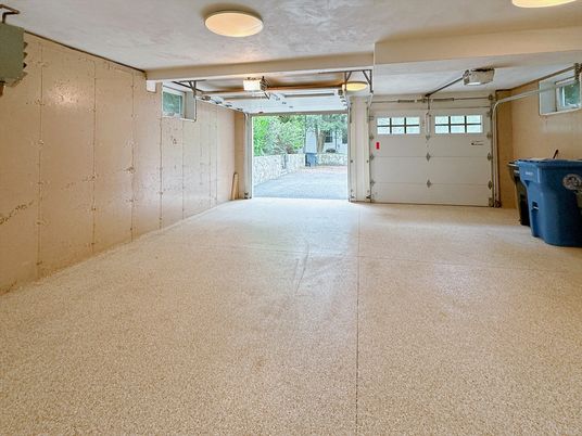Garage, Interior