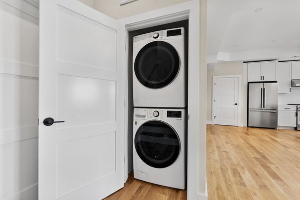 Interior, Utility Closets, Washer, Wood Texture Flooring