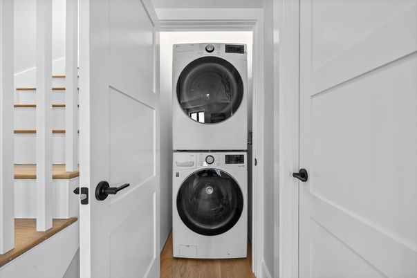 Interior, Utility Closets, Washer, Wood Texture Flooring