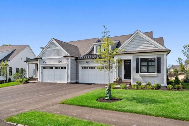 Attached, Exterior, Facade, Farmhouse