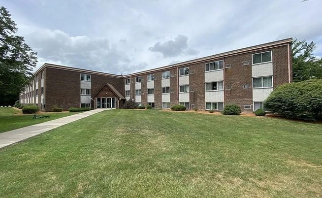 Backyard, Exterior, Facade, Brick Facade, Georgian