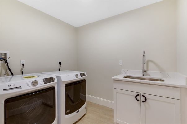 Interior, Washer, Wood Texture Flooring