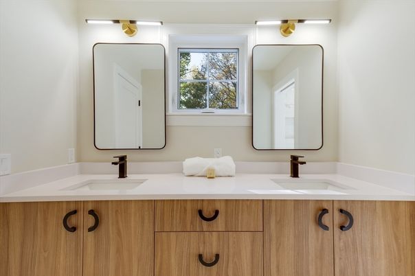 Bathroom, Dual Sink Vanities, Interior
