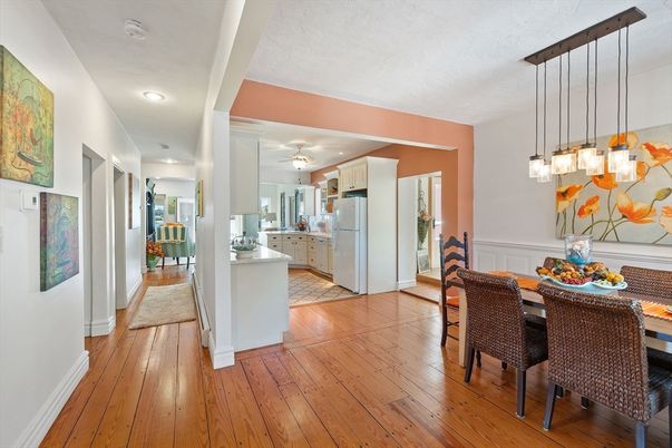 Dining room, Interior, Kitchen, Pendant Lights, Recessed Lighting, Wood Texture Flooring