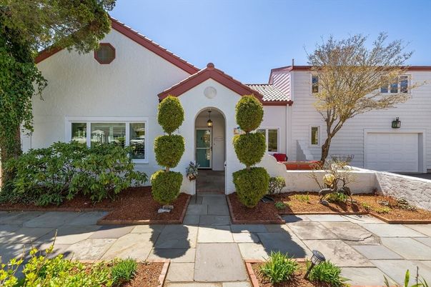Attached, Exterior, Facade, Spanish Mediterranean
