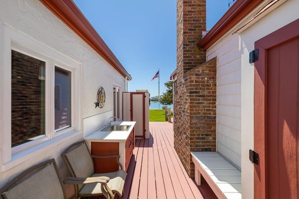 Exterior, Wood Texture Flooring