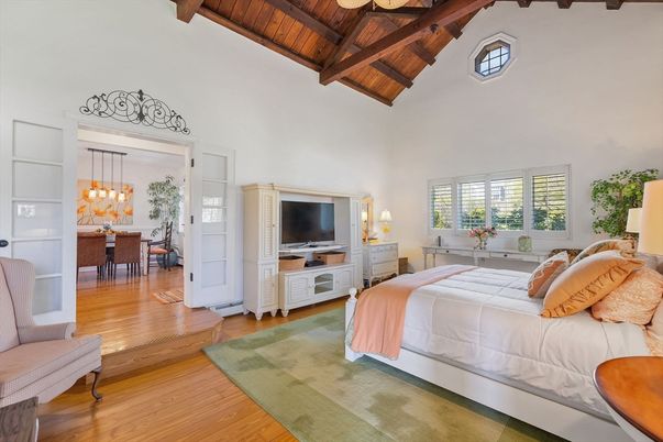 Bedroom, Dining room, Interior, Pendant Lights, Wooden Beams, Wooden Ceilings, Wood Texture Flooring