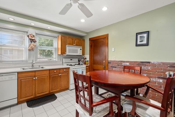 Dining room, Interior, Kitchen, Recessed Lighting
