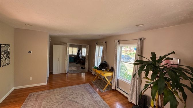 Interior, Recessed Lighting, Wood Texture Flooring