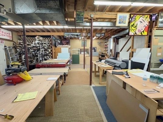 Home Office, Interior