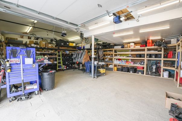 Garage, Interior