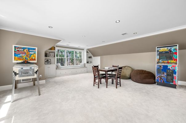 Dining room, Interior, Recessed Lighting