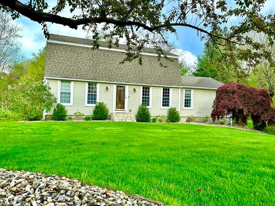 Backyard, Exterior, Facade, Cape Cod