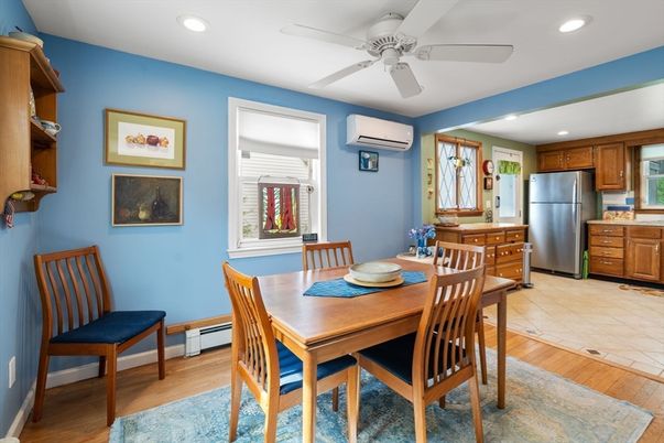 Dining room, Interior, Kitchen, Recessed Lighting, Wood Texture Flooring