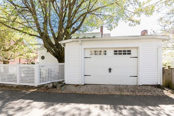 Detached Garage, Exterior