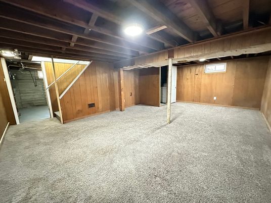 Empty room, Interior, Wooden Beams, Wooden Walls