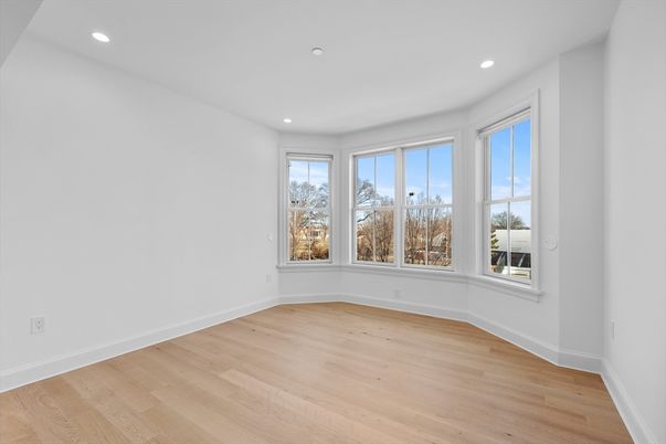 Empty room, Interior, Recessed Lighting, Wood Texture Flooring