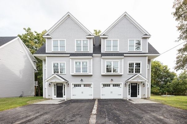 Attached, Exterior, Facade, Farmhouse
