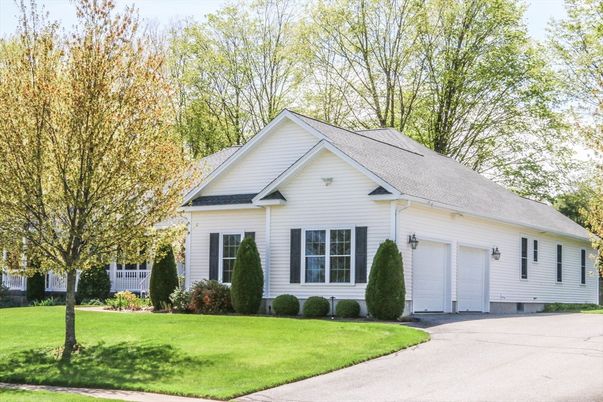 Attached, Exterior, Facade, Farmhouse