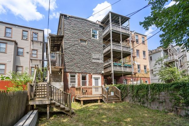 Exterior, Facade, Brick Facade, Rowhouse