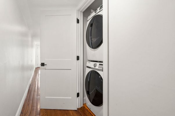 Interior, Utility Closets, Washer, Wood Texture Flooring