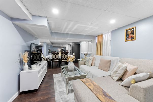 Dining room, Interior, Kitchen, Living room, Pendant Lights, Recessed Lighting, Wood Texture Flooring