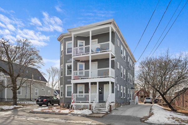 Exterior, Facade, Queen Anne Victorian