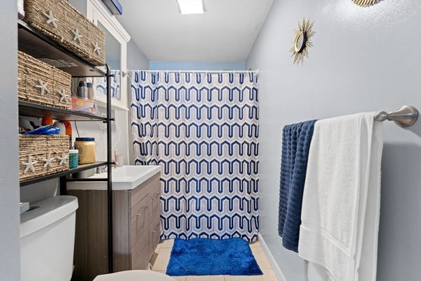 Bathroom, Interior, Recessed Lighting