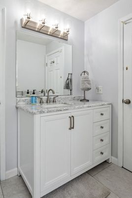 Bathroom, Dual Sink Vanities, Interior