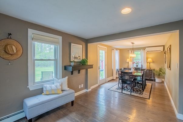 Chandelier, Dining room, Interior, Recessed Lighting, Wood Texture Flooring