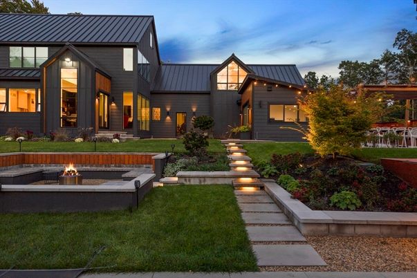 Backyard, Exterior, Facade, Modern