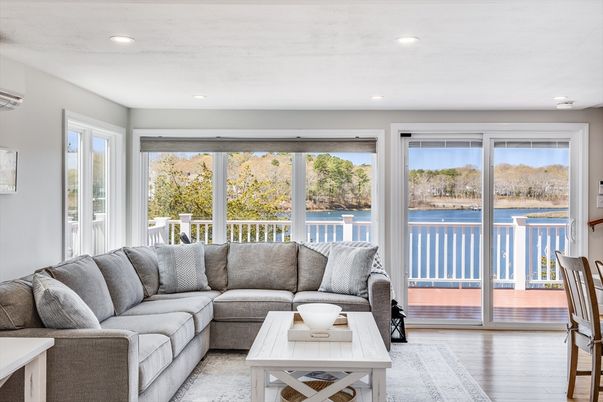 Interior, Living room, Recessed Lighting, Water, Wood Texture Flooring