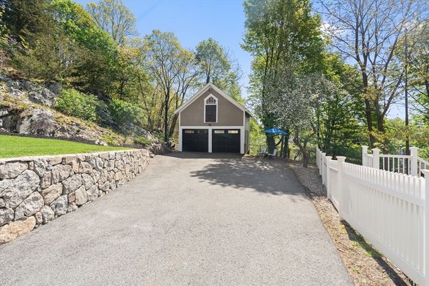 Detached Garage, Exterior