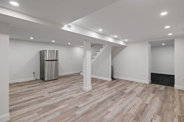 Empty room, Interior, Recessed Lighting, Wood Texture Flooring