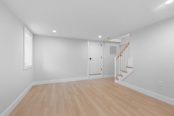 Empty room, Interior, Recessed Lighting, Wood Texture Flooring