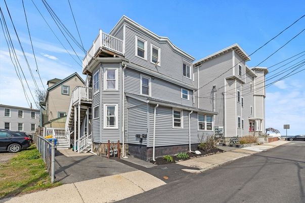 Exterior, Facade, Queen Anne Victorian