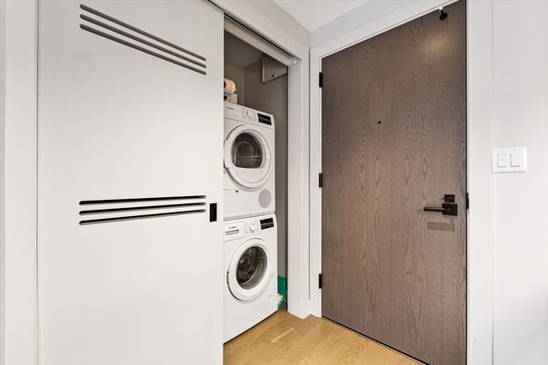 Interior, Utility Closets, Washer, Wood Texture Flooring
