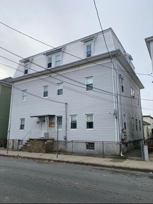 Exterior, Facade, American Foursquare