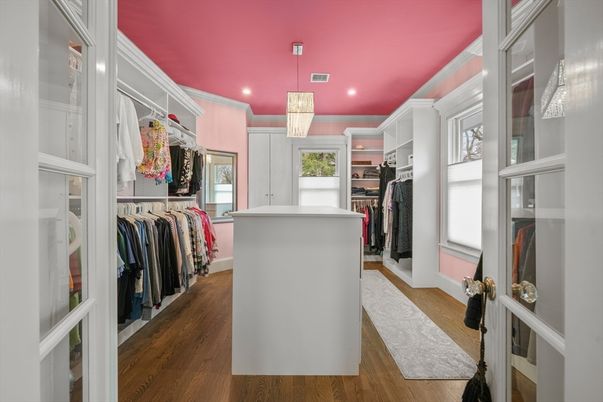 Interior, Pendant Lights, Recessed Lighting, Walk-in Closets, Wood Texture Flooring