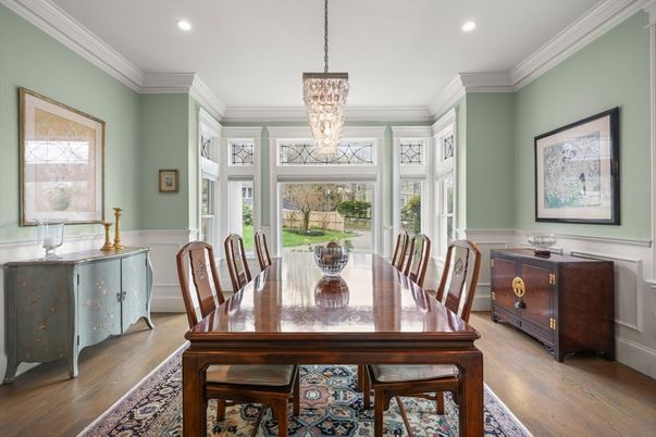Chandelier, Dining room, Interior, Recessed Lighting, Wood Texture Flooring