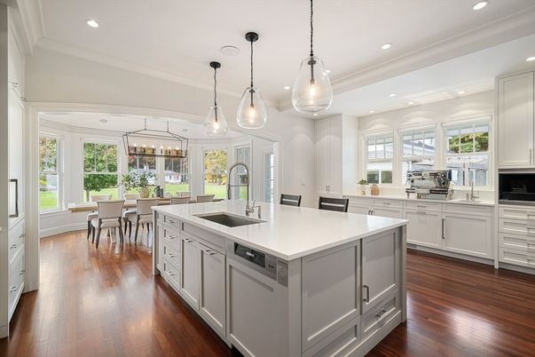 Chandelier, Dining room, Interior, Kitchen, Pendant Lights, Recessed Lighting, Wood Texture Flooring